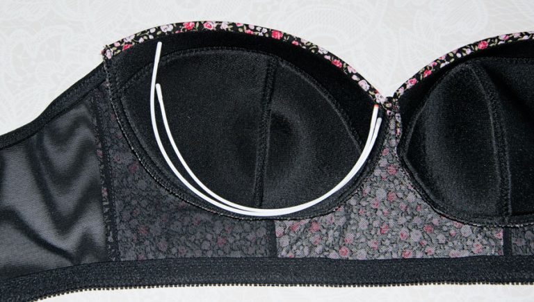 Trägerloser BH „Esplanade Bra“ mit selbstgenähtem Verschluss nach dem ...