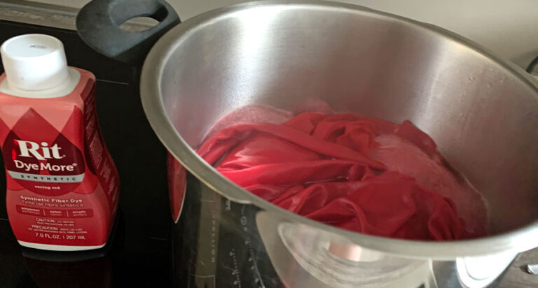 BH-Materialien Färben für die Maris Bralette “Rot-Weiss” | 500 days of